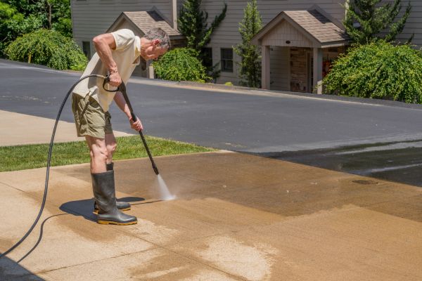 Cost of Concrete Pressure Cleaning in Huntersville