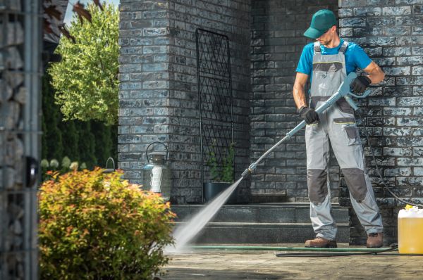 Cost of Outside House Cleaning in Huntersville