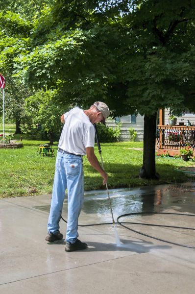 Cost of Driveway Concrete Cleaning in Huntersville