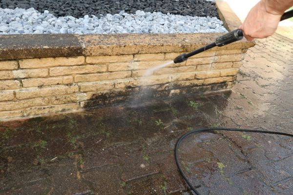 Cost of Retaining Wall Power Washing in Huntersville